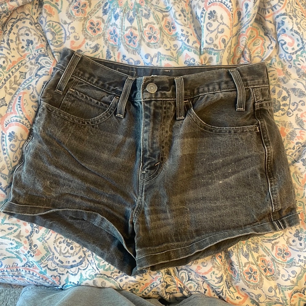 Levi’s Mom shorts size 27/4